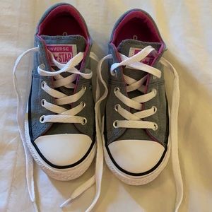 Girls converse size 12 - like new